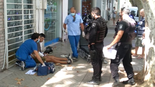 Balearon a un muchacho para robarle la moto