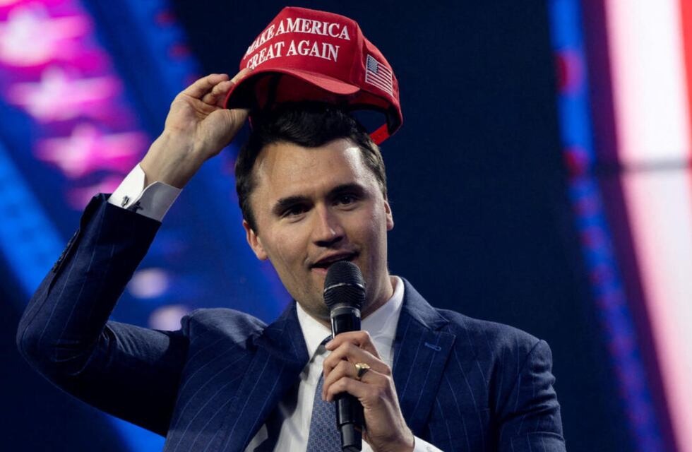 La polémica opinión de Charlie Kirk, el aliado de Trump que fue asesinado, sobre el Papa Francisco: “Marxista”