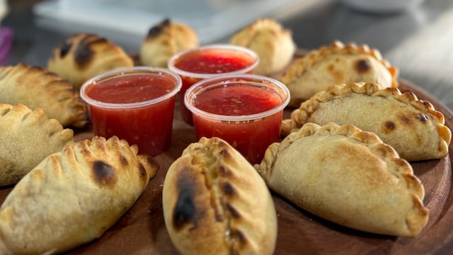 Dónde preparan las mejores empanadas de Córdoba, el resultado de una competencia local.