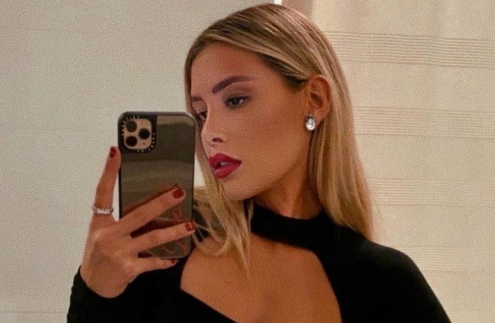 La mexicana Michelle Salas cautivó con una bikini invertida desde el verano Europeo