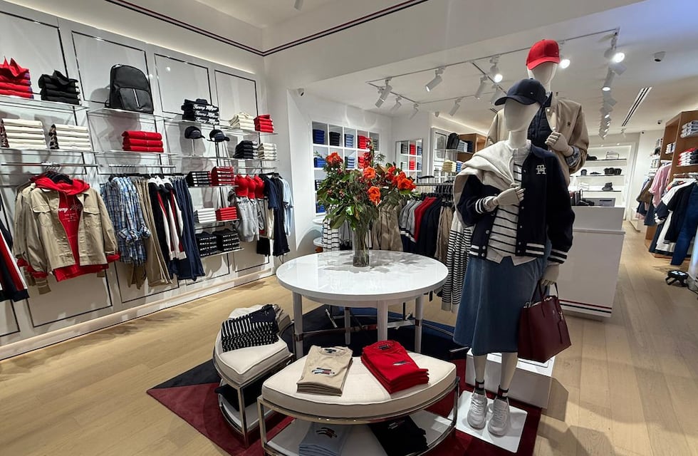 Una lujosa marca internacional de ropa abrió su primer local en Córdoba: dónde queda