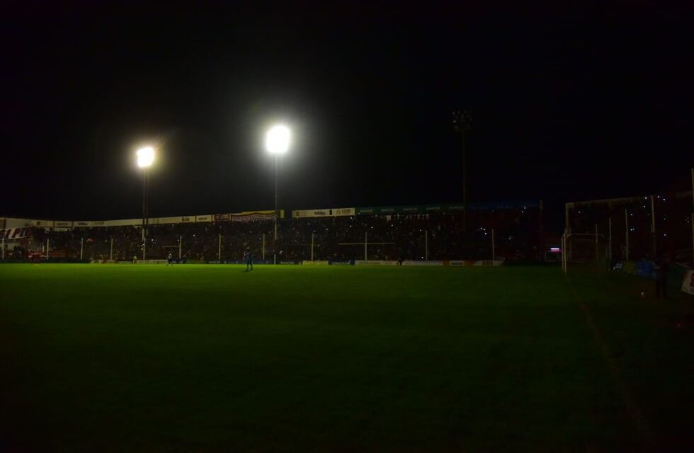 Apagón en el estadio de Instituto: qué pasó y qué planes tiene Cavagliatto