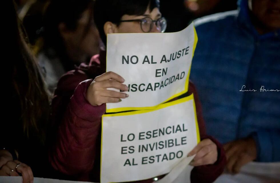 Trabajadores del sector discapacidad harán una marcha de antorchas este jueves en Paraná