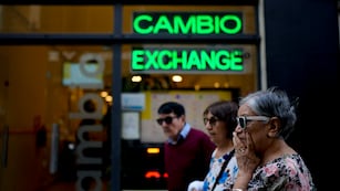 Casa de cambio en Buenos Aires, Argentina. (AP Foto/Natacha Pisarenko)