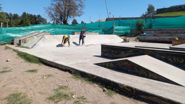 Avanzan los trabajos en la pista de skatepark en el parque de los Jóvenes.