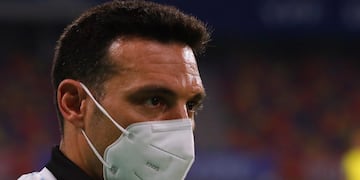 Lionel Scaloni dejó afuera de la convocatoria a Juan Foyth. (AP)