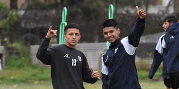 Conexión jujeña: Rodrigo “Flecha” Velázquez y Francisco “Panchito” Maidana -autores del pase y el gol que le dio la igualdad al "Lobo" ante San Miguel- podrían aparecer desde el inicio este domingo.