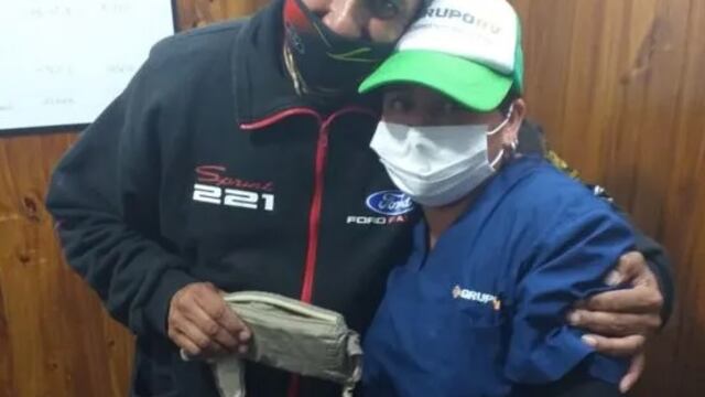 Pablo Torres Portillo, el dueño de la riñonera junto a Estefanía Olivares, la mujer que la encontró y la devolvió.