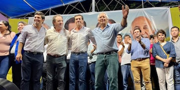 Carlos Sadir y Alberto Bernis, candidatos a gobernador y vice por el oficialismo provincial, apoyaron la candidatura a intendente de Rolando Ficoseco en Perico.