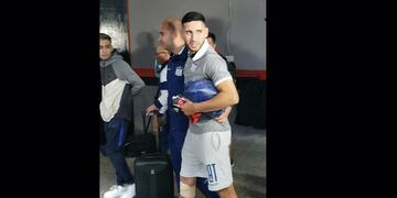 Nahuel Buestos salió lesionado de la cancha de Colón. (Captura de TV)