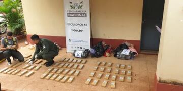 Interceptan encomienda con marihuana en Puerto Iguazú.