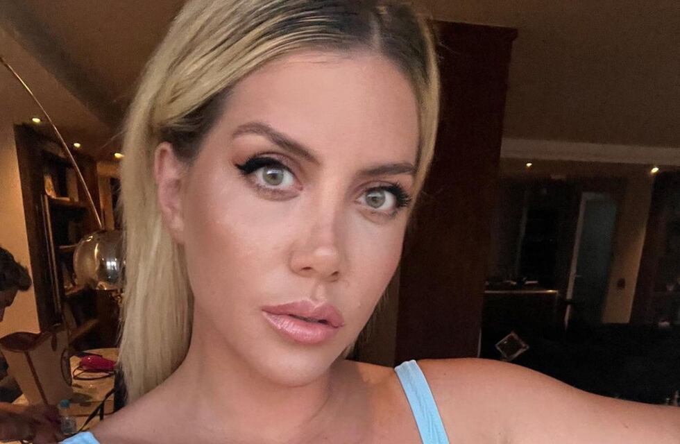 Wanda Nara posó desde la arena en Miami y reveló cómo serán sus microbikinis de este año