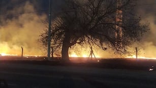 Incendios en Córdoba: un foco se activó en Sinsacate, al norte de la provincia (La Voz)