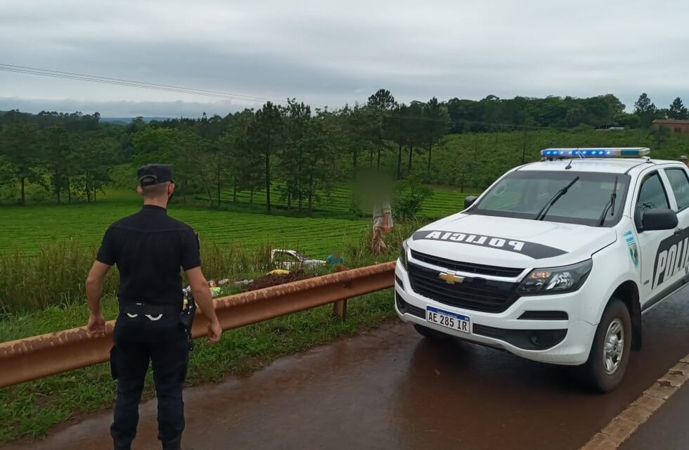 Dos personas resultaron heridas tras despistar con su camioneta en Colonia Guaraní