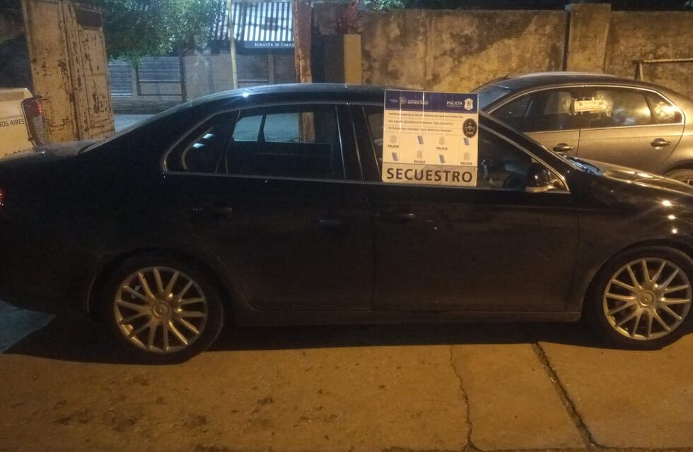 Tres Arroyos: la policía secuestró un vehículo que tenía pedido de secuestro activo