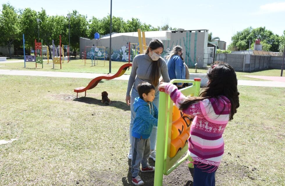 Colocaron nuevos juegos en la Plaza Base Marambio