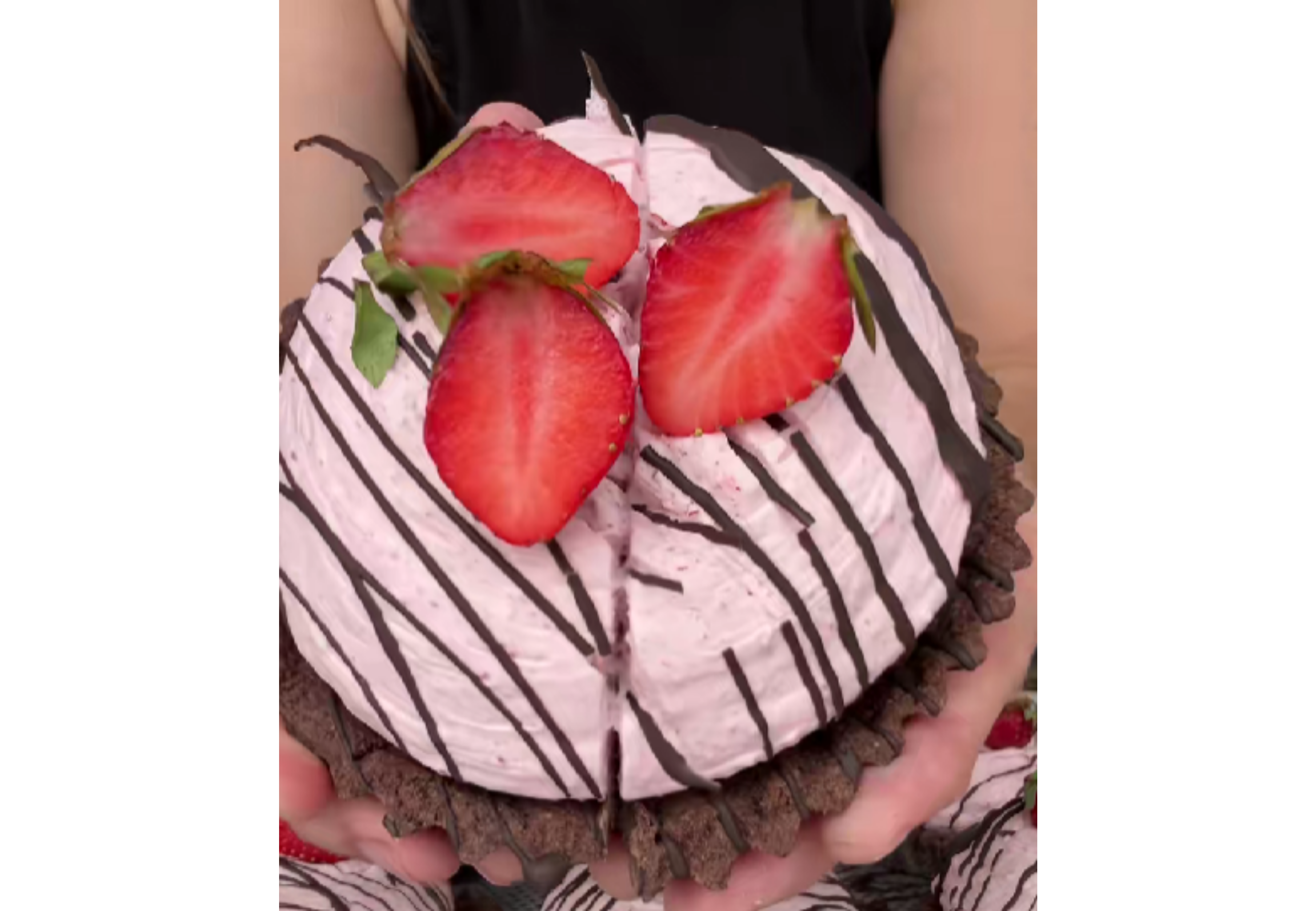 Tarta de frambuesa lista en simples pasos.