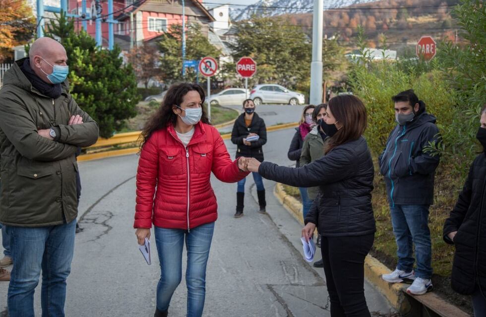 Atención al Vecino recorrió el “Barrio los Alerces”  junto a la concejala Laura Ávila