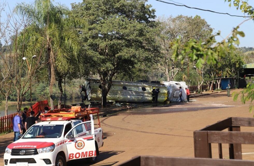 Siniestro vial en El Soberbio casi termina con un “desastre ambiental”