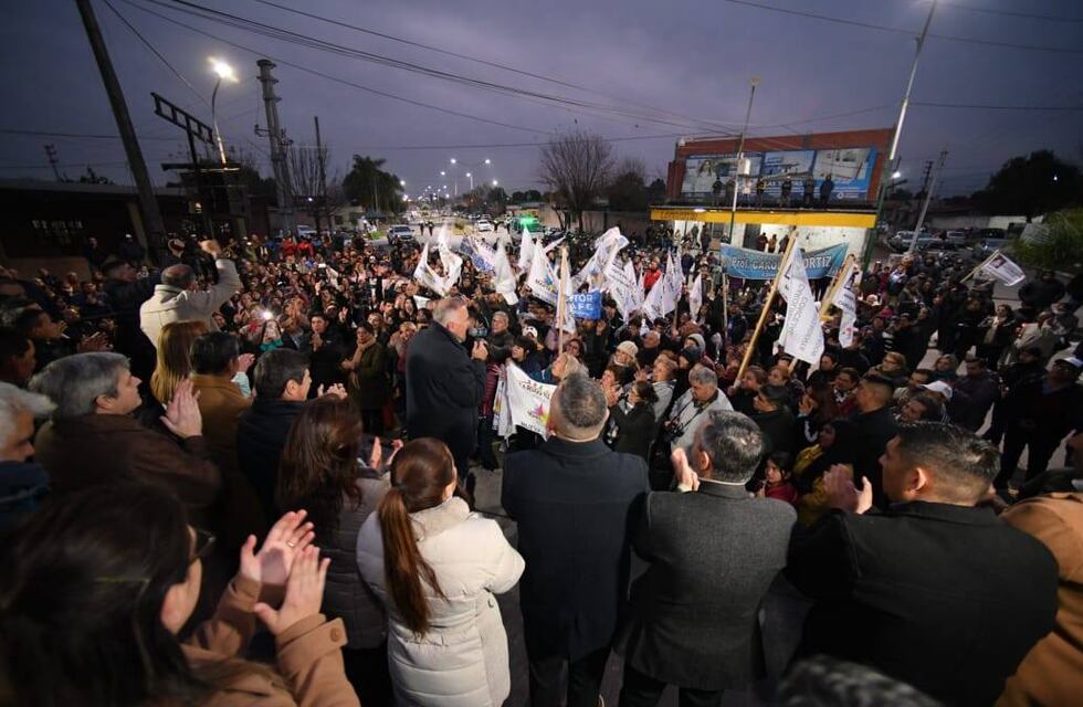 Jaldo inauguró más de 1.700 metros de pavimento en Las Talitas: “Tucumán está primero”