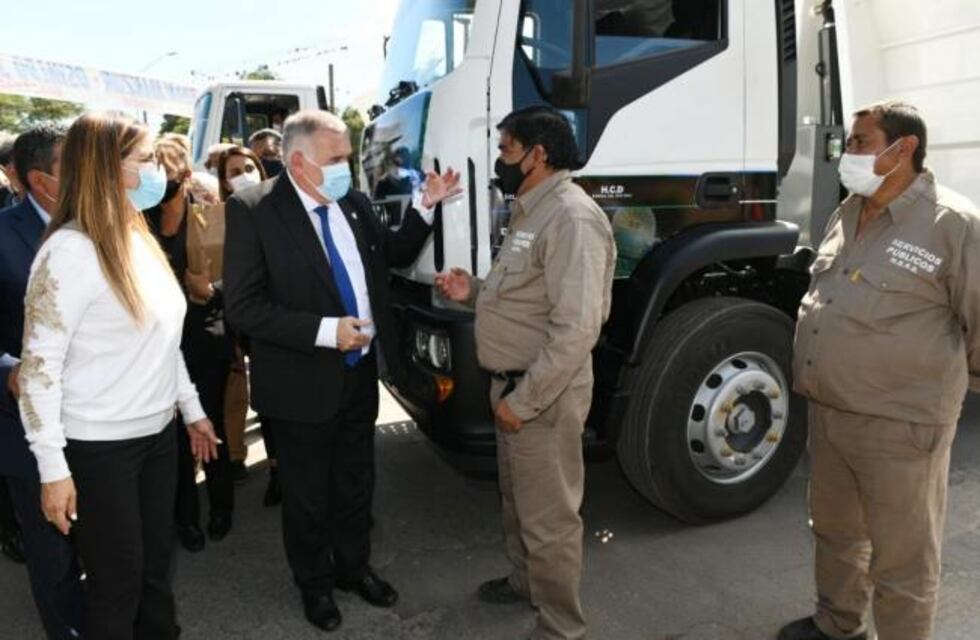 Jaldo hizo entrega de equipamiento para ampliar el parque automotor de localidades de Cruz Alta y Leales