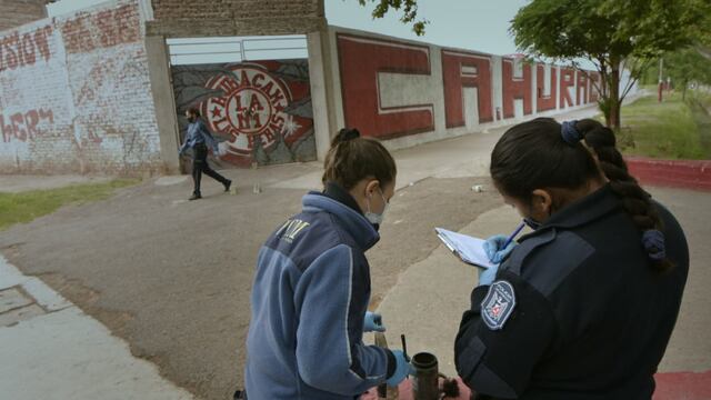 Investigación en los alrededores de Huracán Las Heras./Orlando Pelichotti- Los Andes