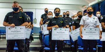 Se hizo entrega de diplomas y certificados a policías capacitados en Perito Verificador y Revenido Electroquímico.