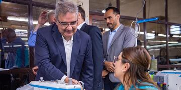 Jalil lanza el Programa de Emergencia Textil con aportes directos a empresas locales.