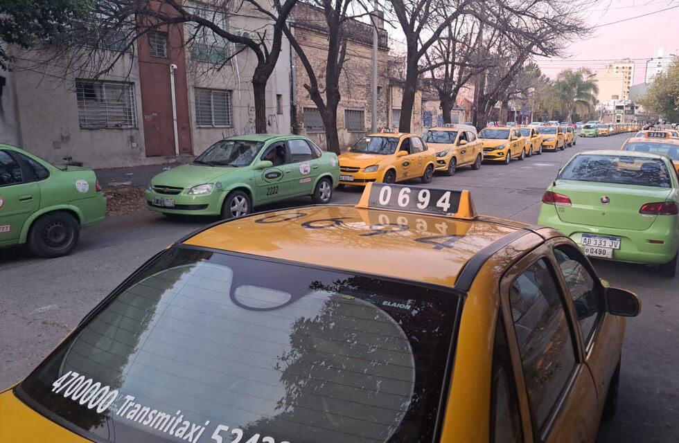 Faltante de GNC en Córdoba: el municipio cedió un tanque de combustible para taxis y remises