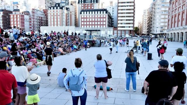 Vecinos de Mar del Plata denuncian el descontrol que se genera en la rambla
