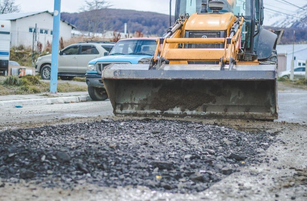 El Municipio realiza trabajos de reparación en el B° Mirador de los Andes