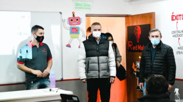 El vicegobernador de Misiones, Carlos Arce, recorrió los distintos Espacios Maker de la provincia.