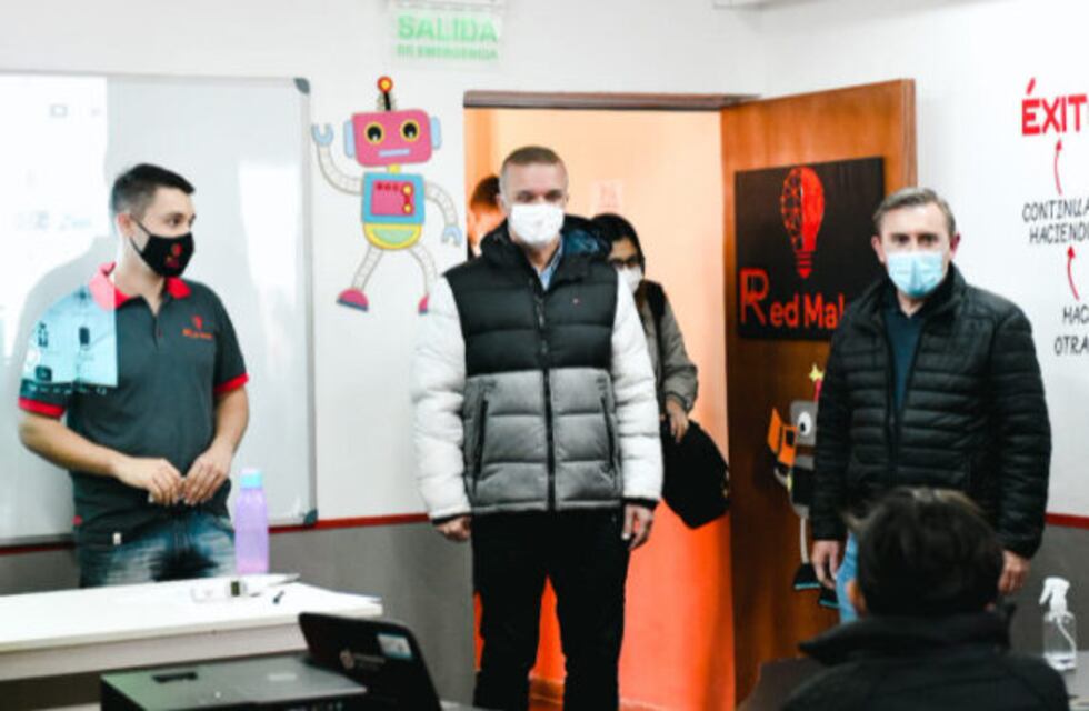 El vicegobernador de Misiones, Carlos Arce, recorrió los distintos Espacios Maker de la provincia