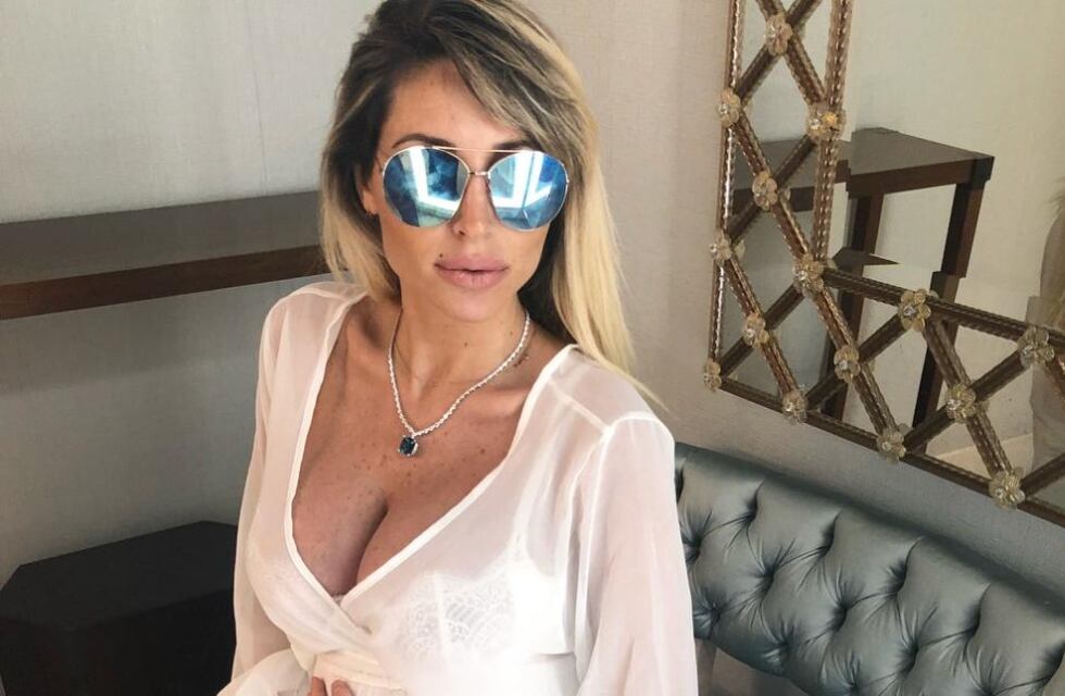 Vicky Xipolitakis desayunó con un body y una particular pose, y Moria no se lo dejó pasar