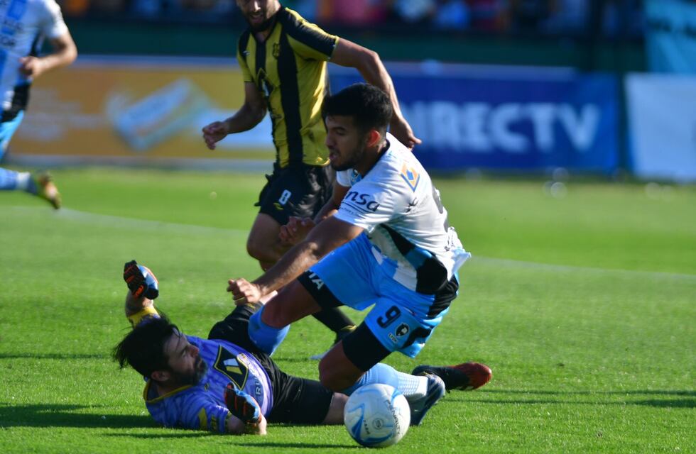 Leandro Fernández, por otra chance de ascenso con Racing: “Seguiremos con la misma convicción con la que llegamos hasta acá”