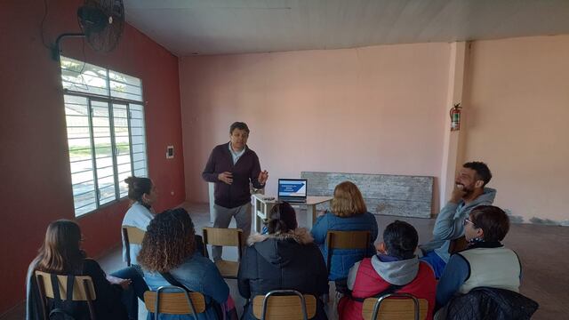 Capacitación a comerciantes del barrio Ilolay