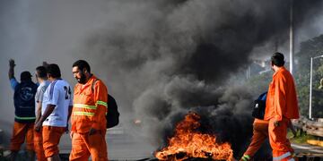 En el Acceso Sur se cerró el paso vehicular a primera hora del día anterior.