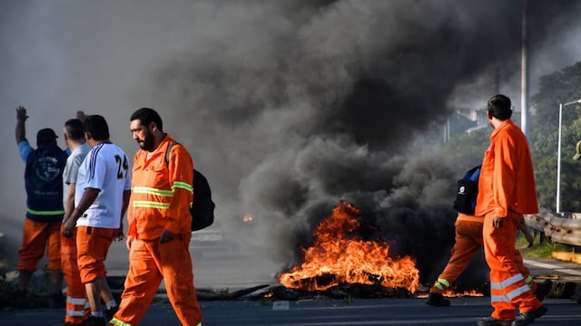 En el Acceso Sur se cerró el paso vehicular a primera hora del día anterior.
