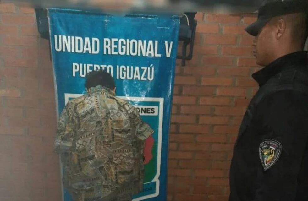 Vecinos de Wanda redujeron a un joven que habría intentado robar un auto a mano armada