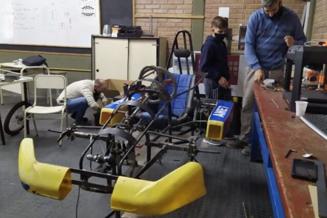 Auto eléctrico, fabricado por estudiantes de Villa Mercedes, competirá en Buenos Aires.