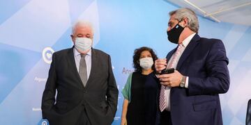 Ginés González García renunció por el escándalo del vacunatorio Vip y Alberto Fernández designó a Carla Vizzotti como nueva ministra de Salud.