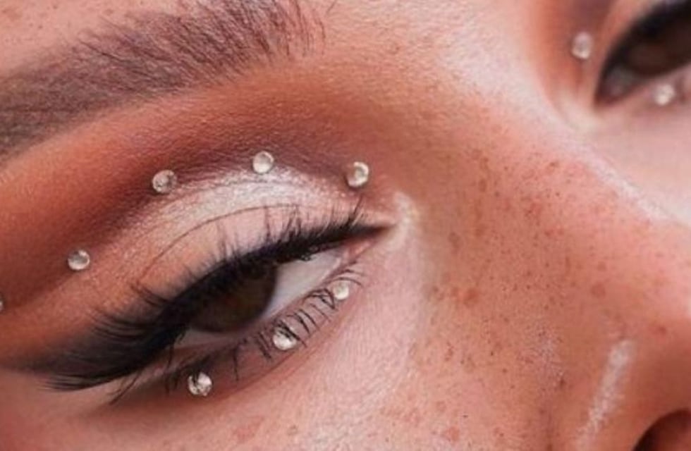 Glitter al estilo Euphoria: la nueva moda que enloquece a los mendocinos