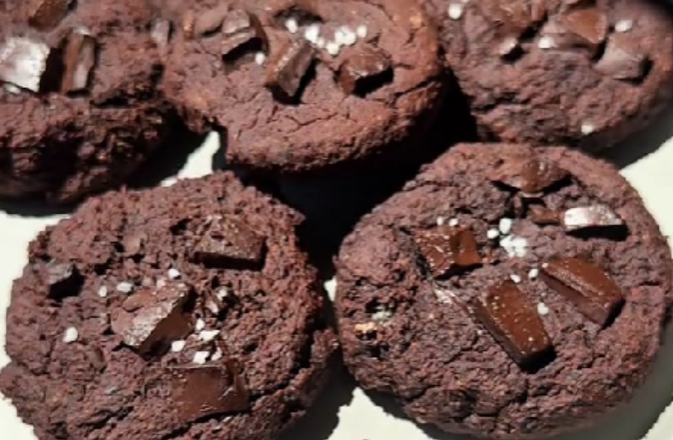 Ni azúcar ni harina: este es el ingrediente secreto para hacer deliciosas galletitas sabor chocolate