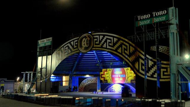 El escenario mayor en la Plaza Próspero Molina a minutos de la tan afamada arenga. (Foto: Facebook / Aquí Cosquín).