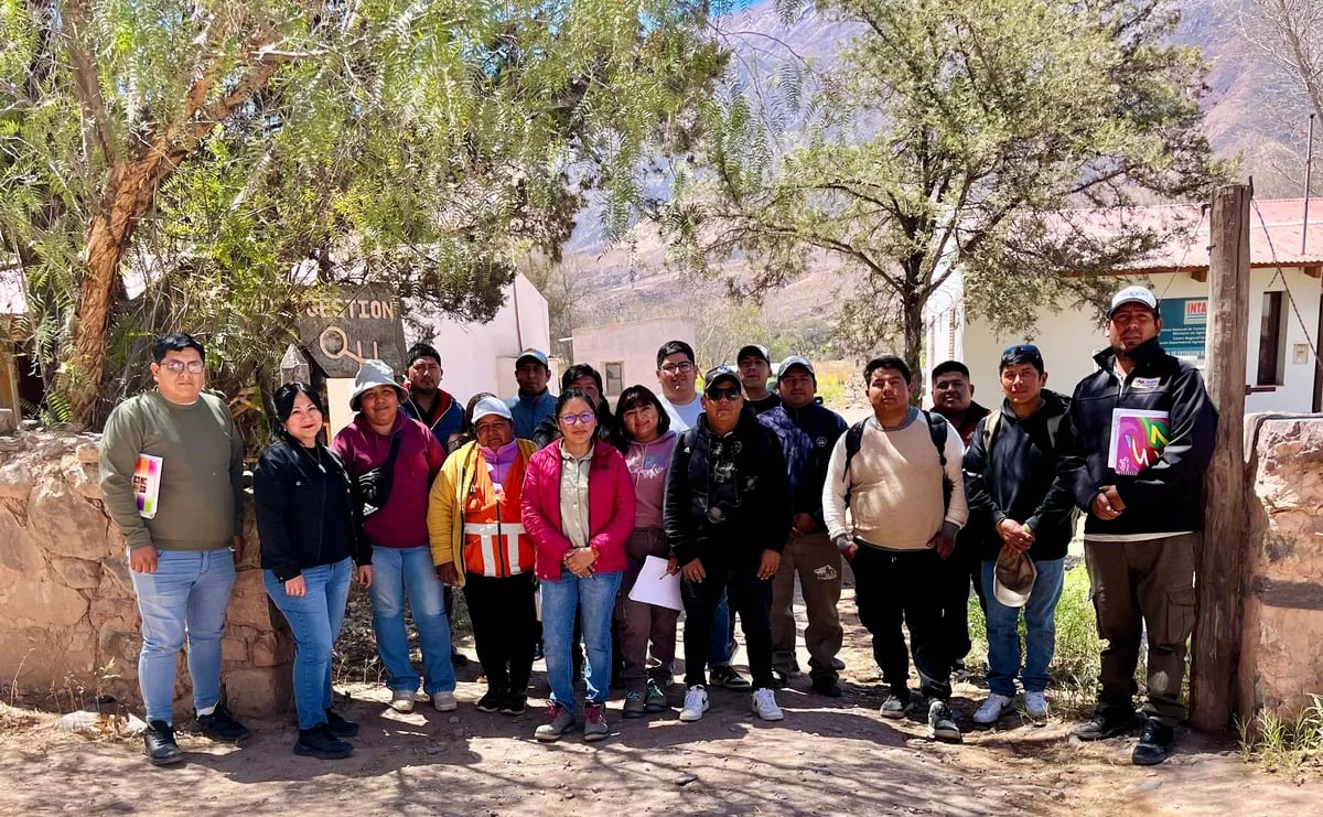 Enviados de los municipios de Volcán, Tumbaya, Purmamarca, Maimará, Tilcara, Huacalera, Uquía y Humahuaca se reunieron con funcionarias de GIRSU Jujuy y la Dirección Provincial de Patrimonio, en la histórica Posta de Hornillos.