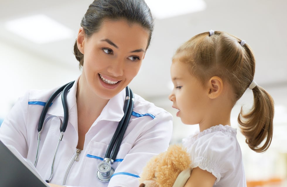 Vuelta a clases 2025: ¿Qué chequeos médicos necesita tu hijo?