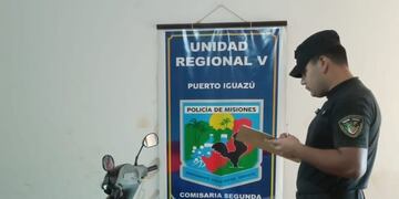 Tras operativo policial, recuperan una motocicleta en Puerto Iguazú.