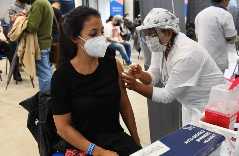 Vacunación en Santa Fe: este lunes empiezan a aplicarse vacunas sin turno a mayores de 18 años