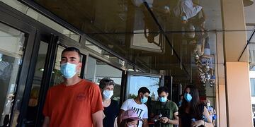 Los casos positivos de coronaviurs, apenas por encima del medio millar en Córdoba 
(José Hernández/ La Voz).