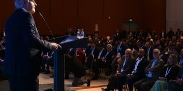 El gobernador Martín Llaryora en la apertura de la FIAC 2025. (Ramiro Pereyra / La Voz)
